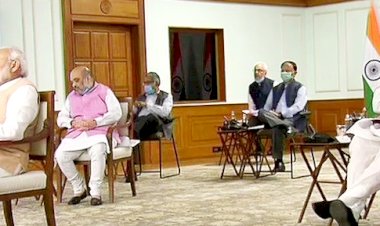 एक साल तक वेतन का 30 प्रतिशत हिस्सा नहीं लेंगे केंद्र के मंत्री व सांसद, केबिनेट ने जारी किया अध्यादेश