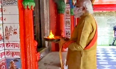 अयोध्या पहुंचे पीएम मोदी, हनुमानगढ़ी में पूजा के बाद रामलला के किये दर्शन
